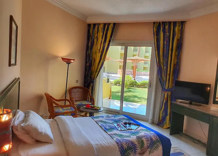 Resort Palm Families And Couples Only 4*