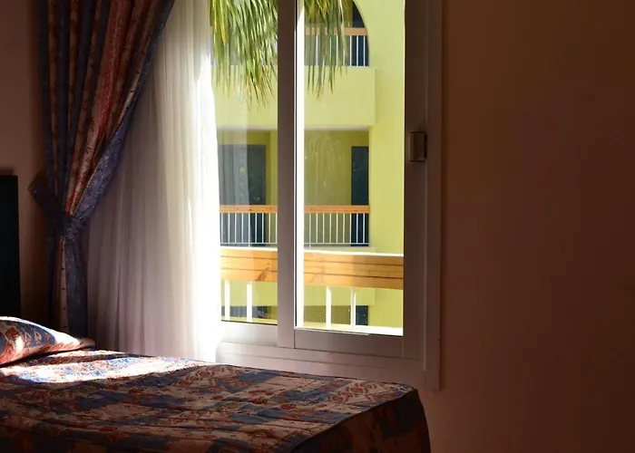 منتجع Palm Families And Couples Only 4*