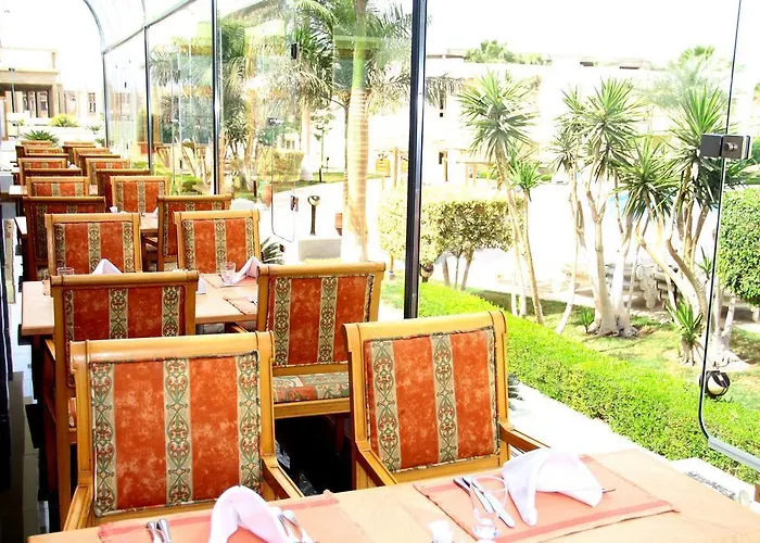 Palm Families And Couples Only منتجع