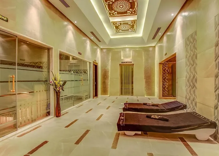 Palm Families And Couples Only 4*